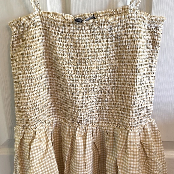 LULUS ❤️Treat Me Right Gingham Smocked Mini Dress. Yellow/White Only. Med & Sm - Picture 4 of 7